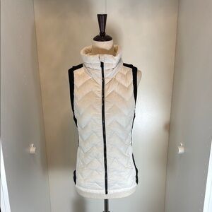 EUC Calvin Klein Performance Women's White and Black Quilted Down Vest Size XS